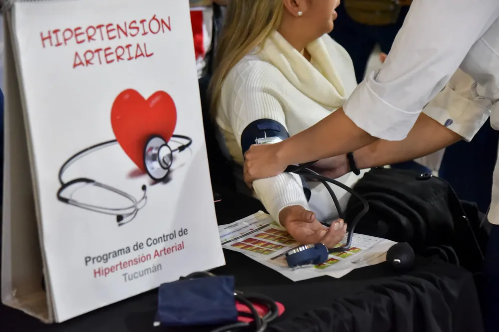 Dia de la hipertensión Arterial salud 4