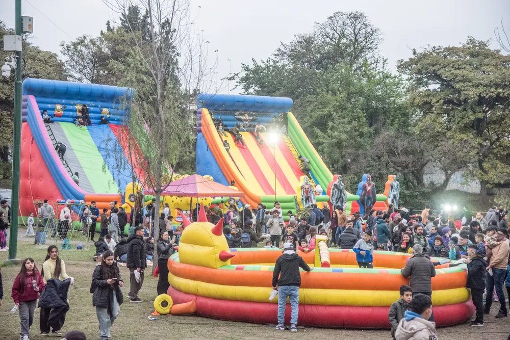 2026 julitos y julietas en parque guillermina (2)