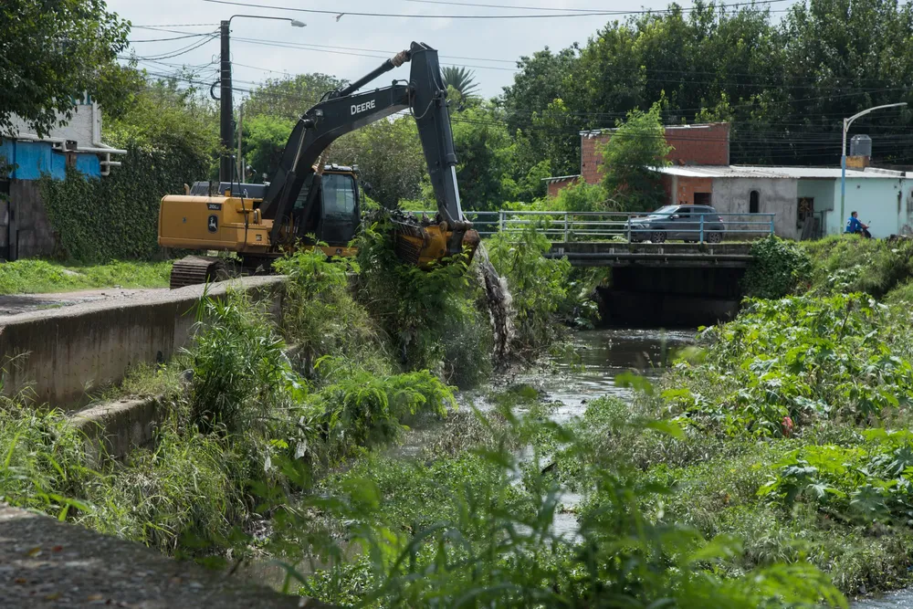 2026 obras canal barrio Miguel Lillo (1)