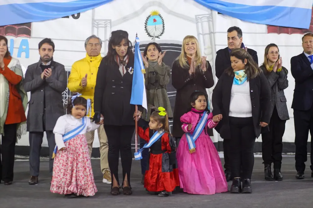 chocolate patrio 9 de julio con niños de CDI 4