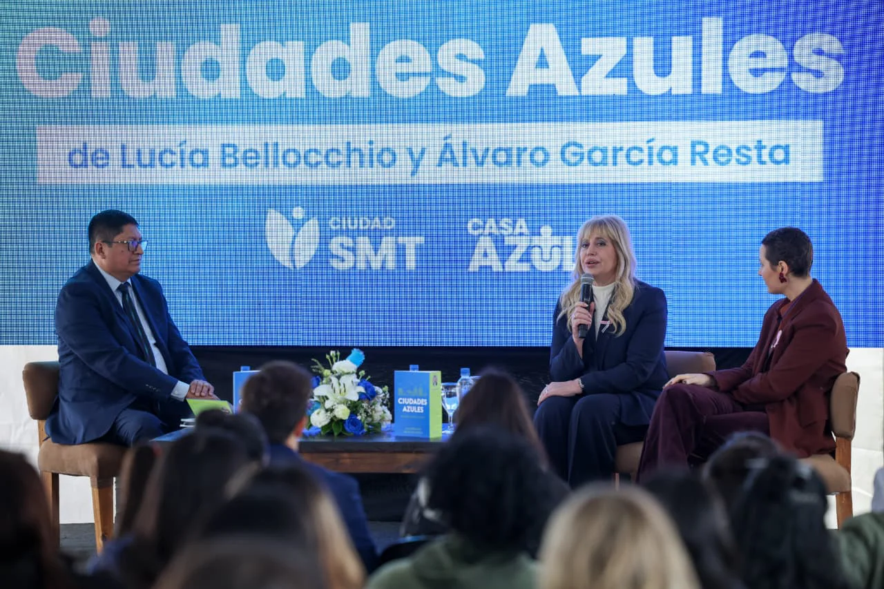 Rossana Chahla encabezó la presentación del libro Ciudades Azules