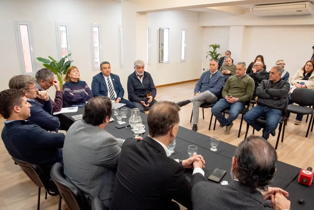 Reunión de funcionarios en el Concejo por los edificios sin certificado final de obra (2)