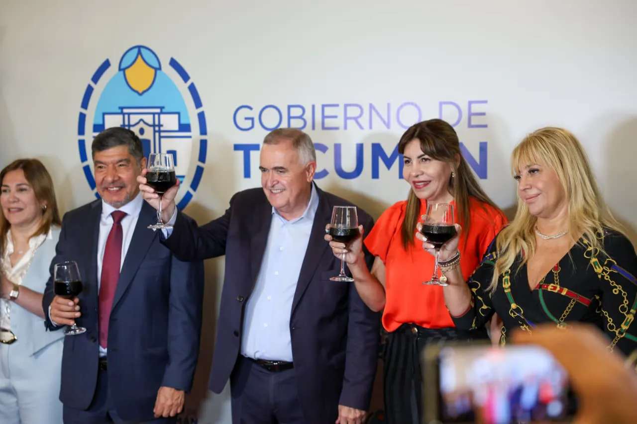 2025 brindis año nuevo con jaldo (2)