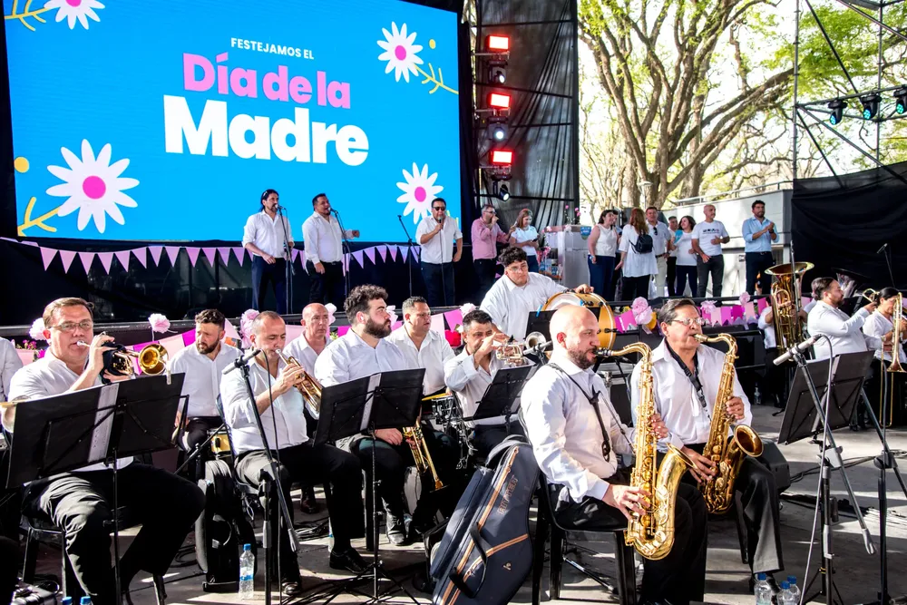 2025 festejo día de la madre palacio de los deportes (1)