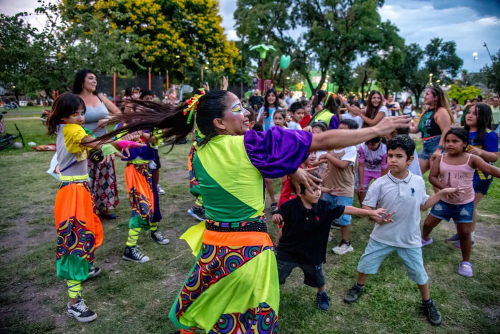2026 teatro en los barrios murga La Tumbalata Parque El Provincial Dir. Cultura (4)