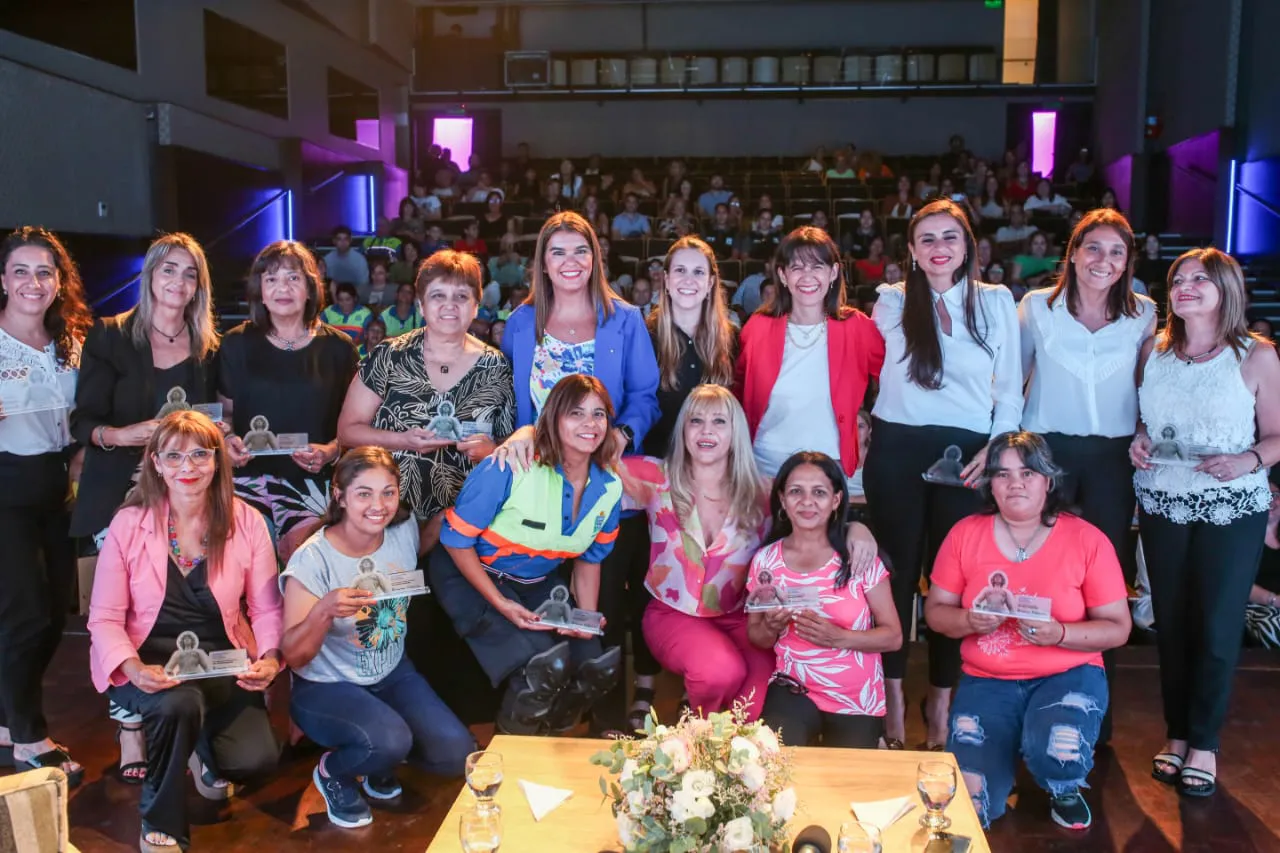 Reconocimientos 8MWhatsApp Image 2024-03-08 at 21.09.07