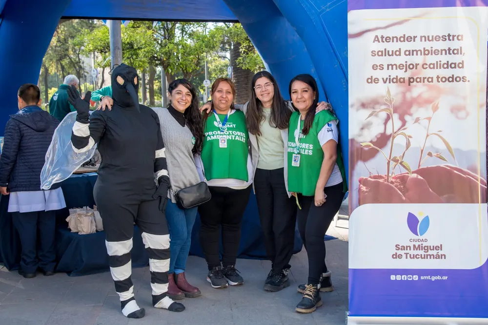 2025 campaña contra dengue plaza independencia (2)