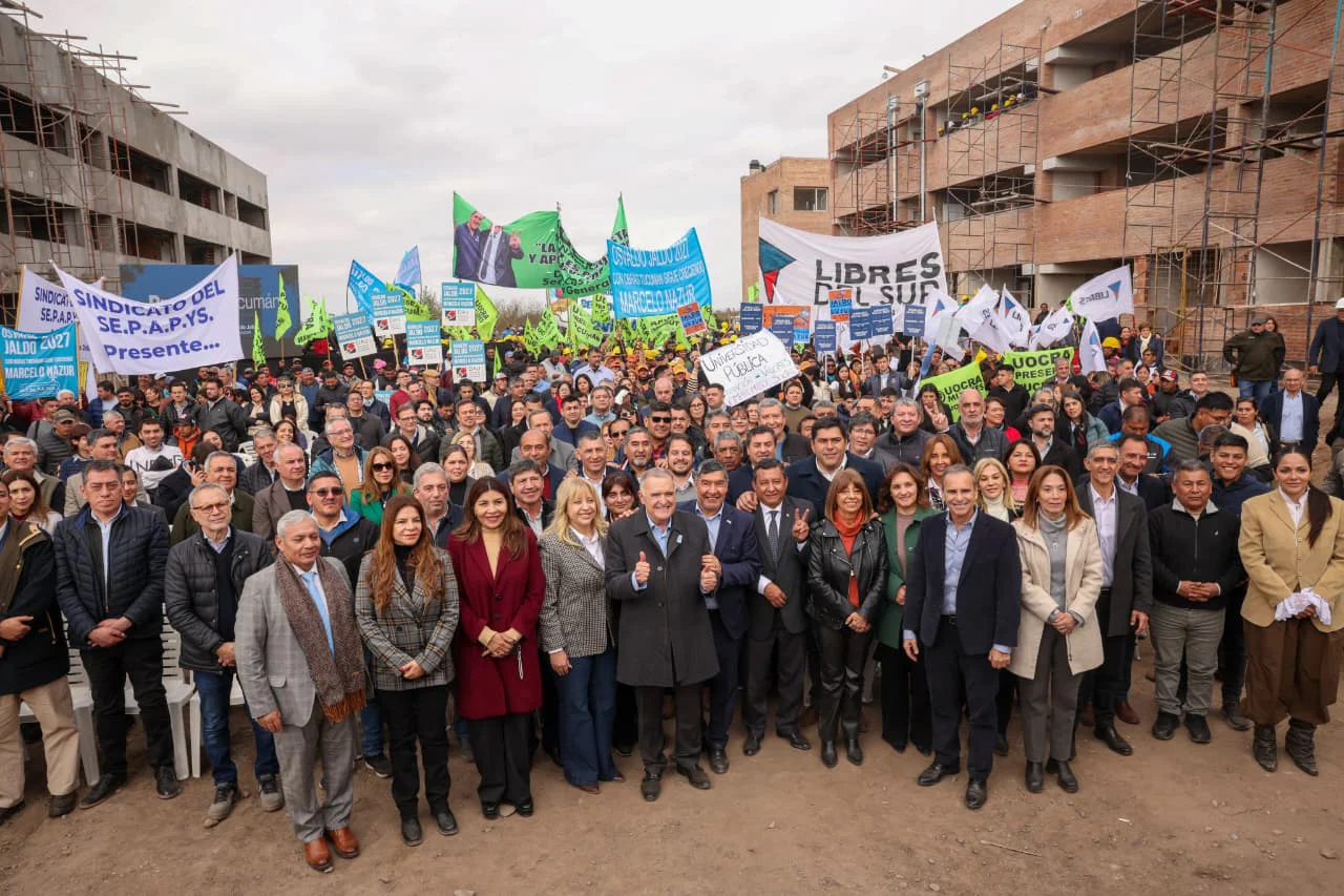 Rossana Chahla en recorrido junto a Jaldo por las obras de Procrear Manantial Sur