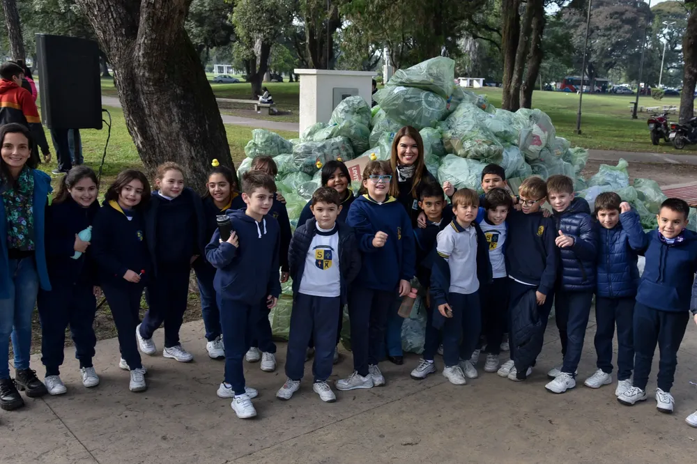 37ffd079-4a9f-4087-a556-98a03cd81eb1