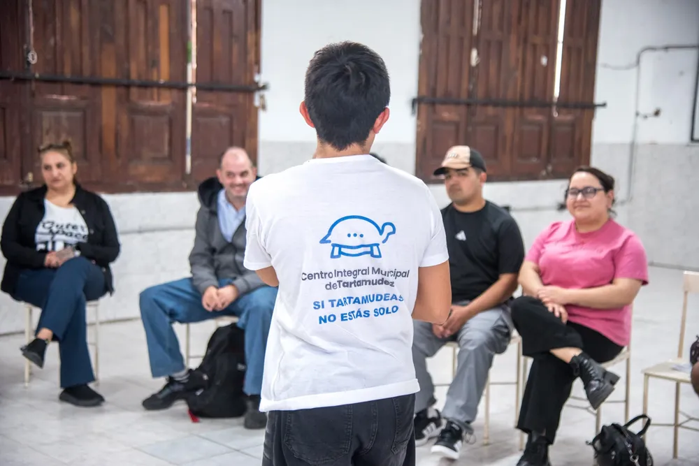 Taller de canto para personas con tartamudez en el Complejo Ledesma (4)