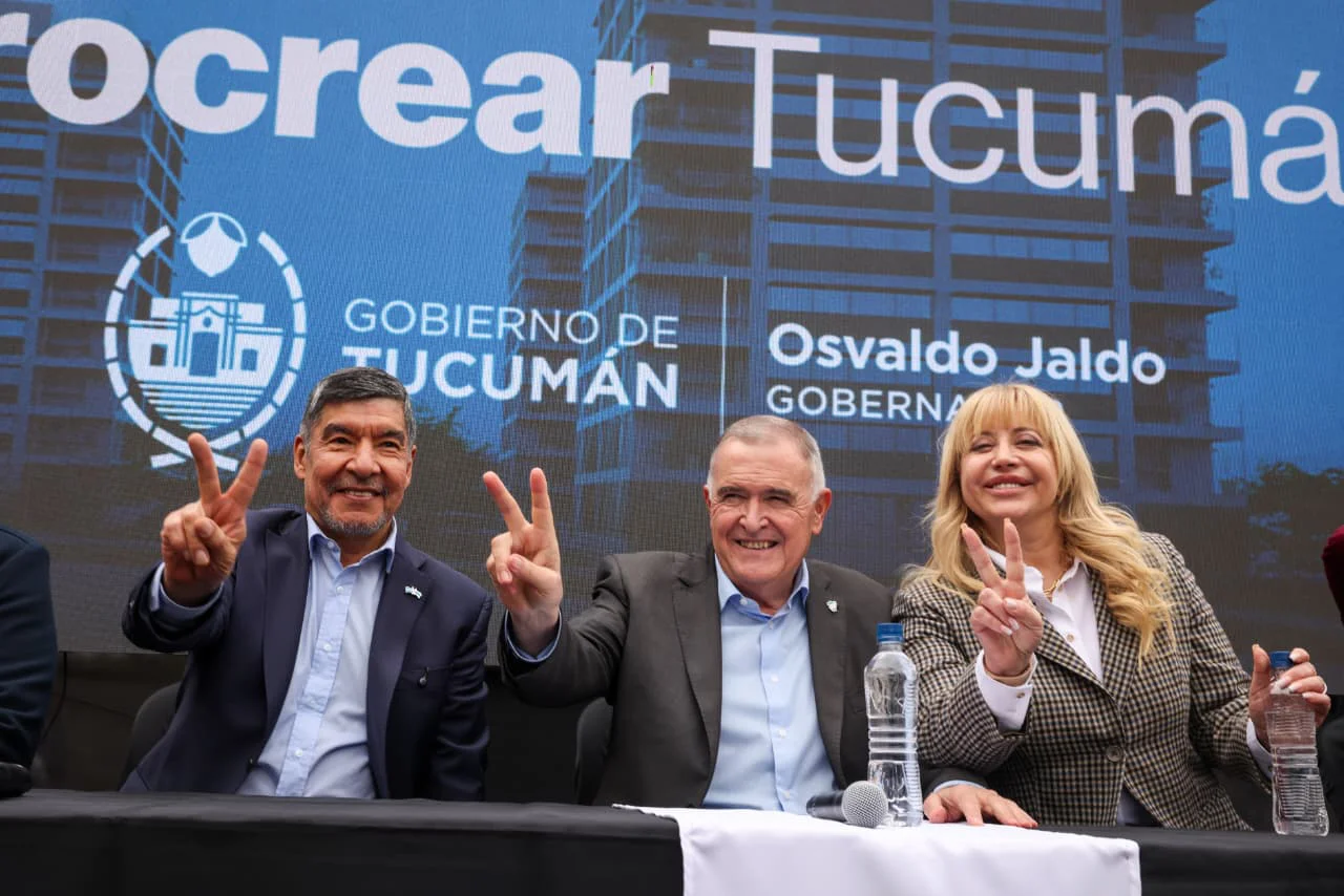 Rossana Chahla en recorrido junto a Jaldo por las obras de Procrear Manantial Sur (3)