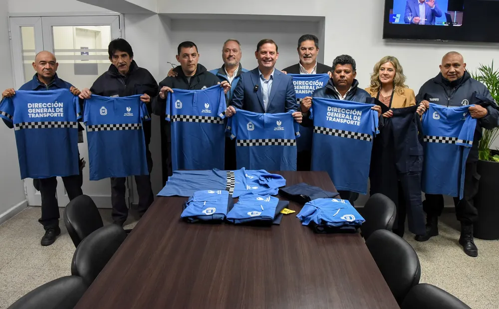 2025 entrega de uniformes transporte (3)