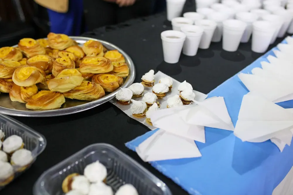 chocolate patrio 9 de julio con niños de CDI 1