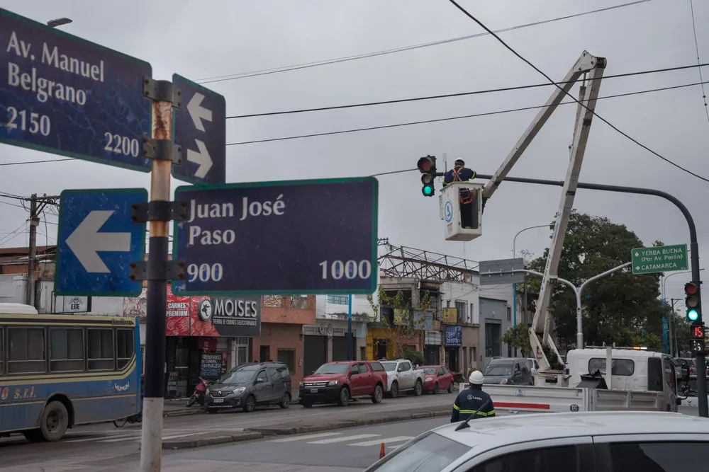 Nuevos semáforos en calle Muñecas y decrementadores en Av. Belgrano (3)